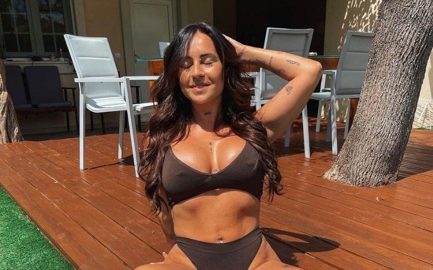 jully queiroz - porn star maggie green haley paige feet